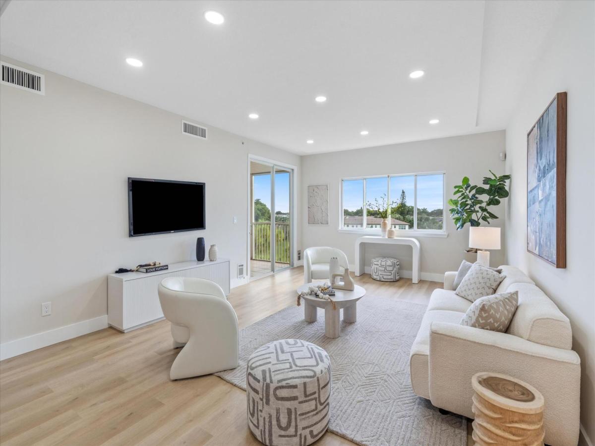 MLS #R11146368 image #0