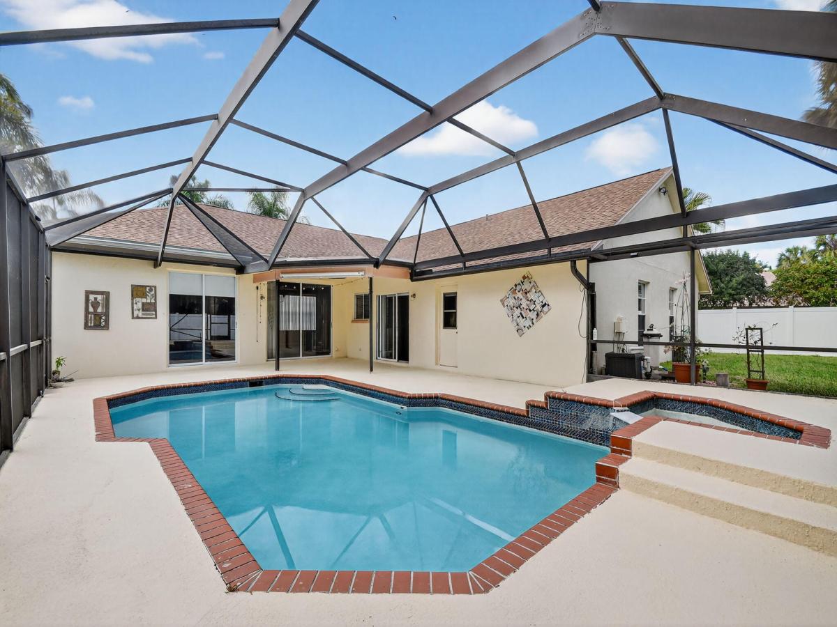 MLS #R11146468 image #0