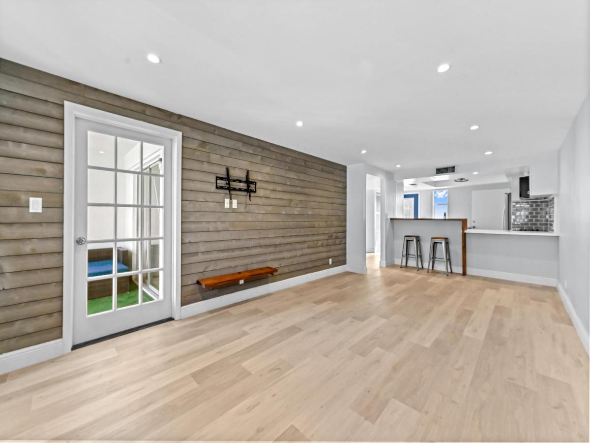 MLS #R11147457 image #0