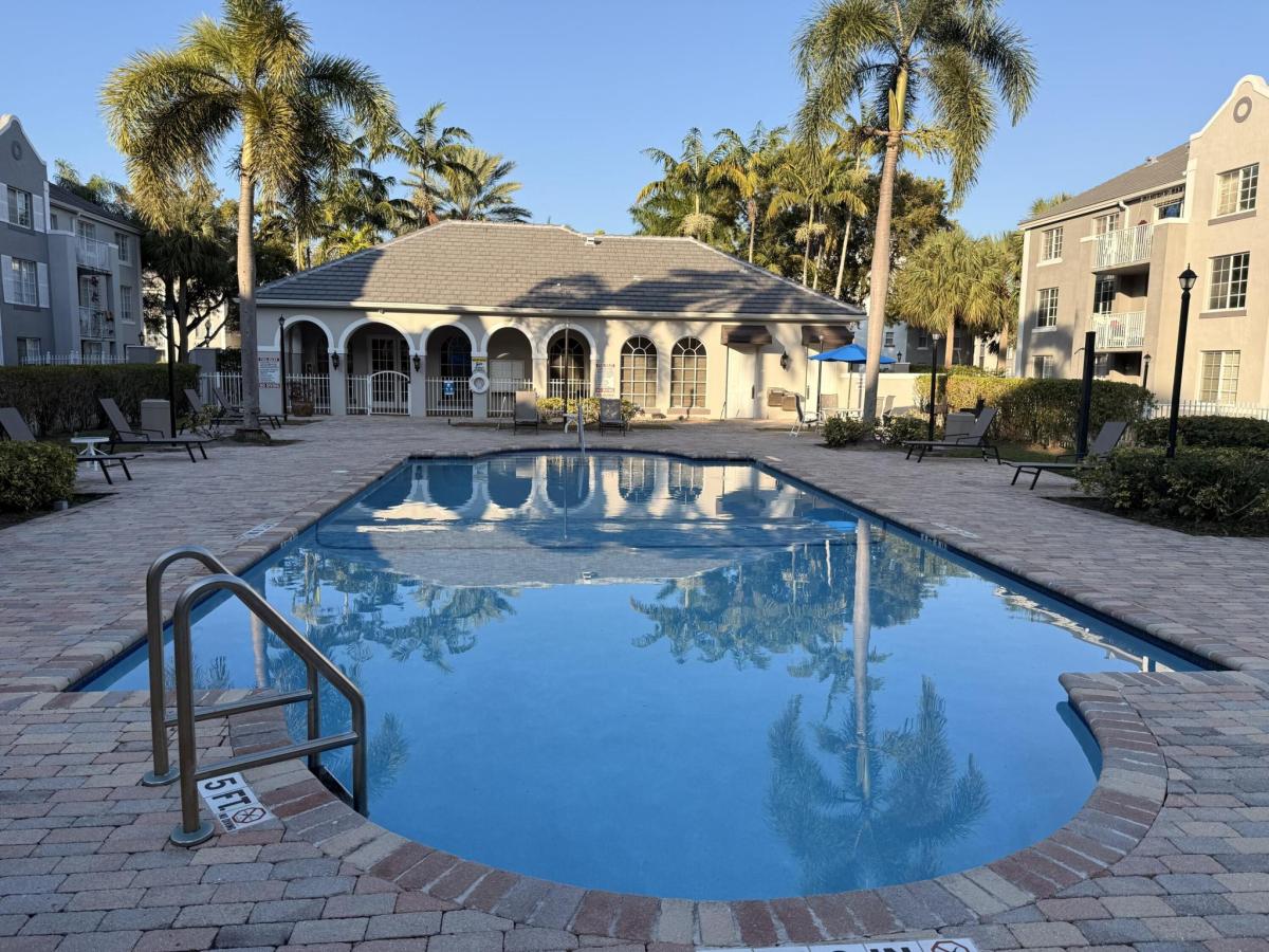 MLS #R11147613 image #0