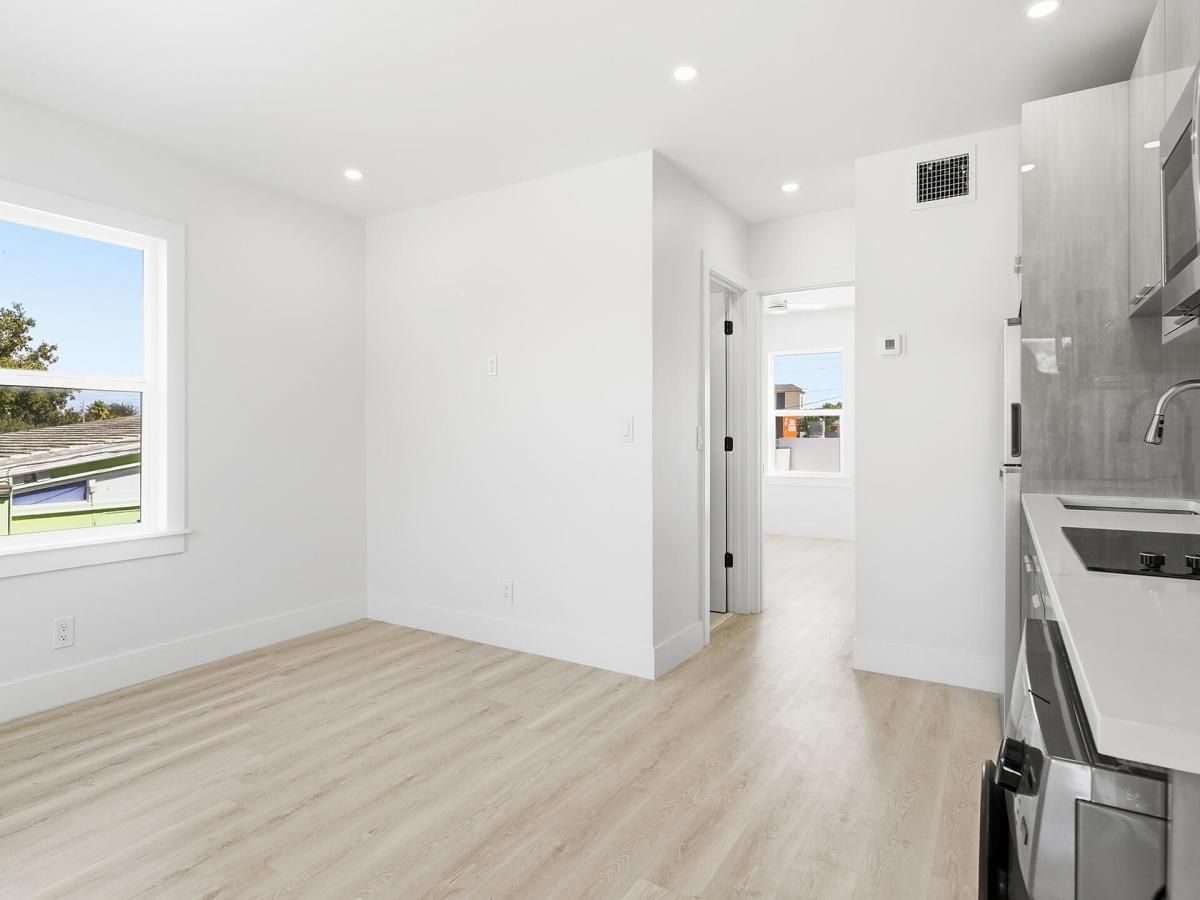 MLS #R11148208 image #0