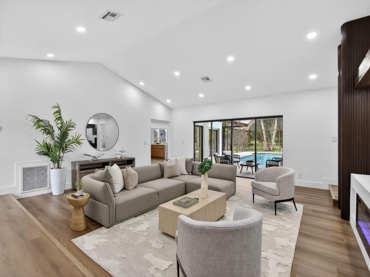 MLS #R11148282 image #0