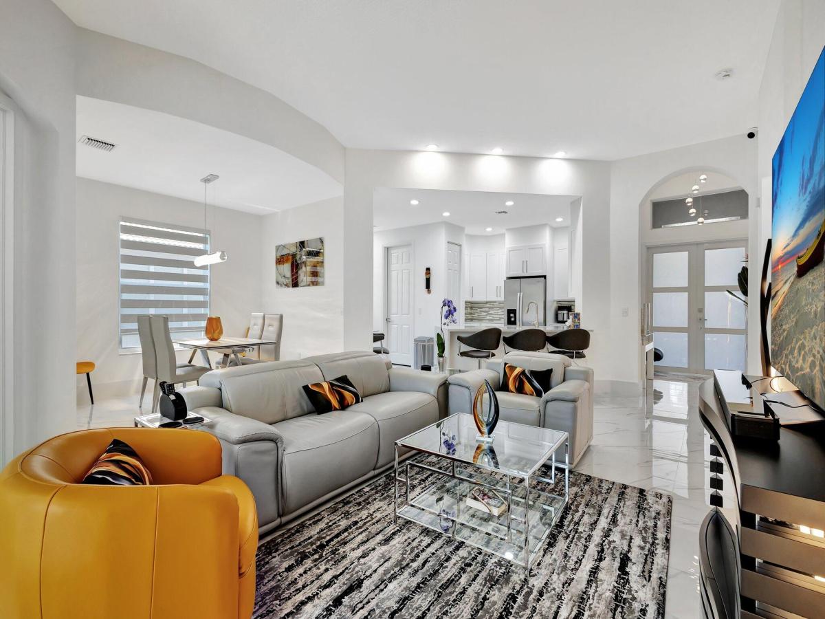 MLS #R11149882 image #0