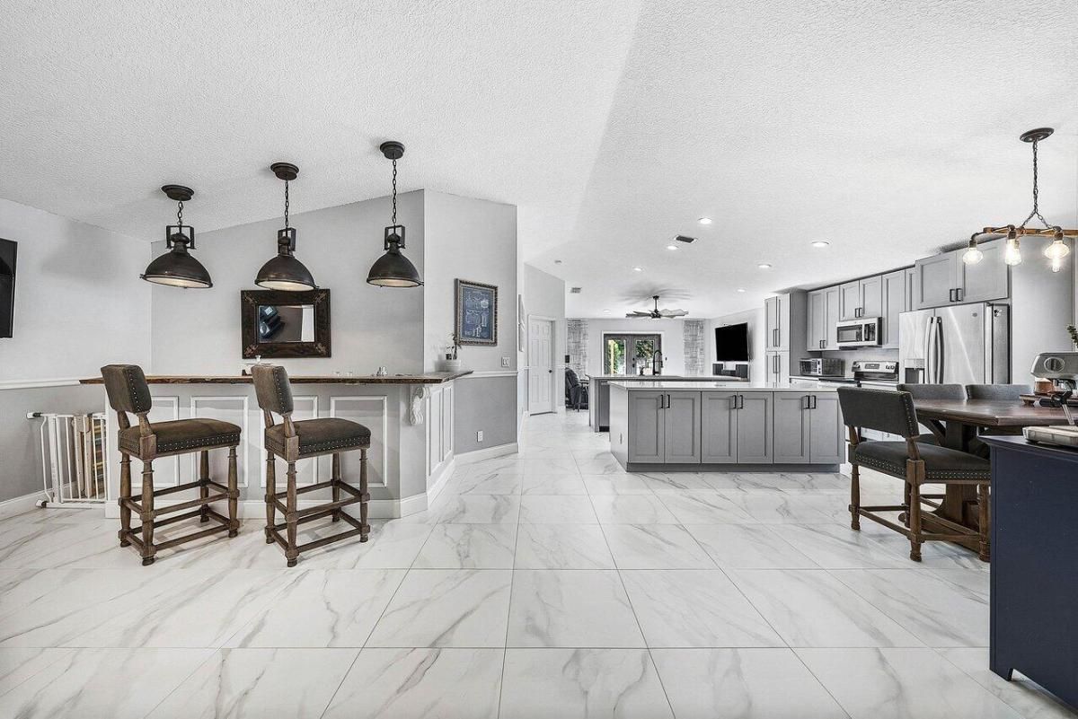 MLS #R11150600 image #0