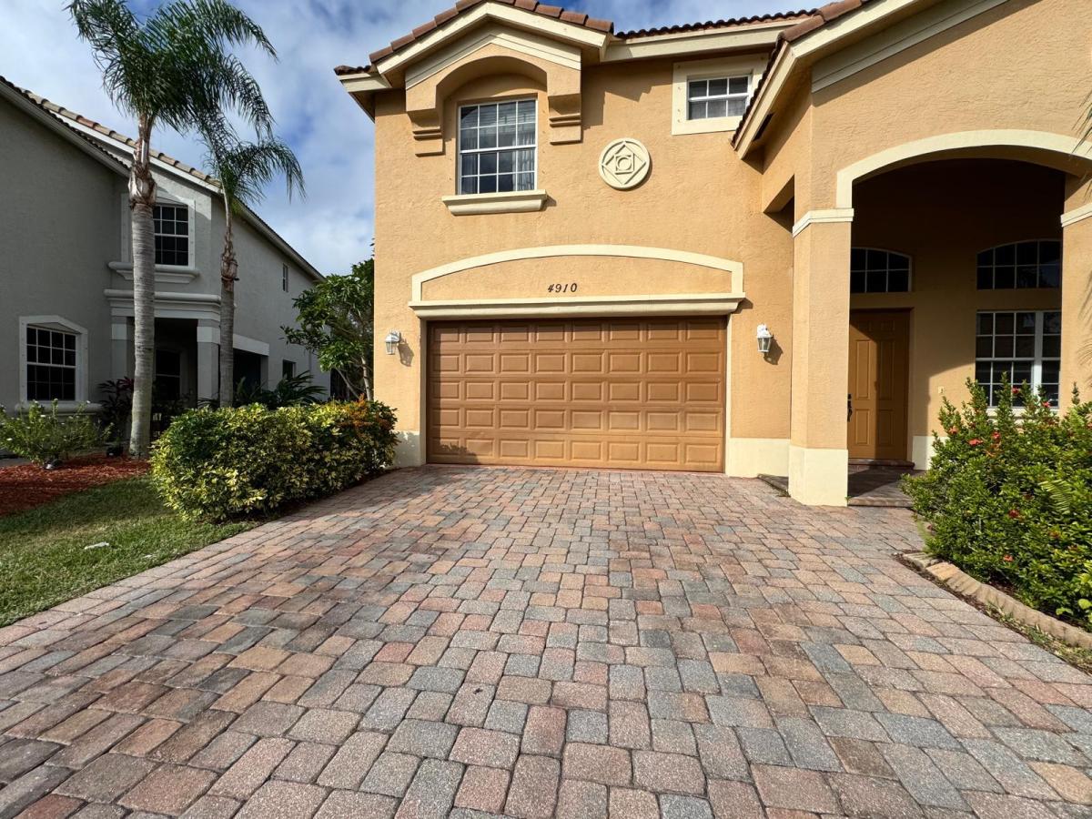 MLS #R11151663 image #0