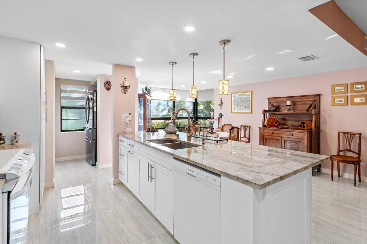 MLS #R11152541 image #0