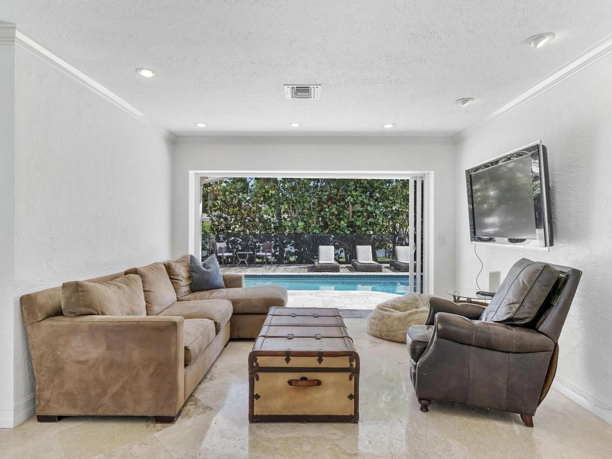 MLS #R11152703 image #0