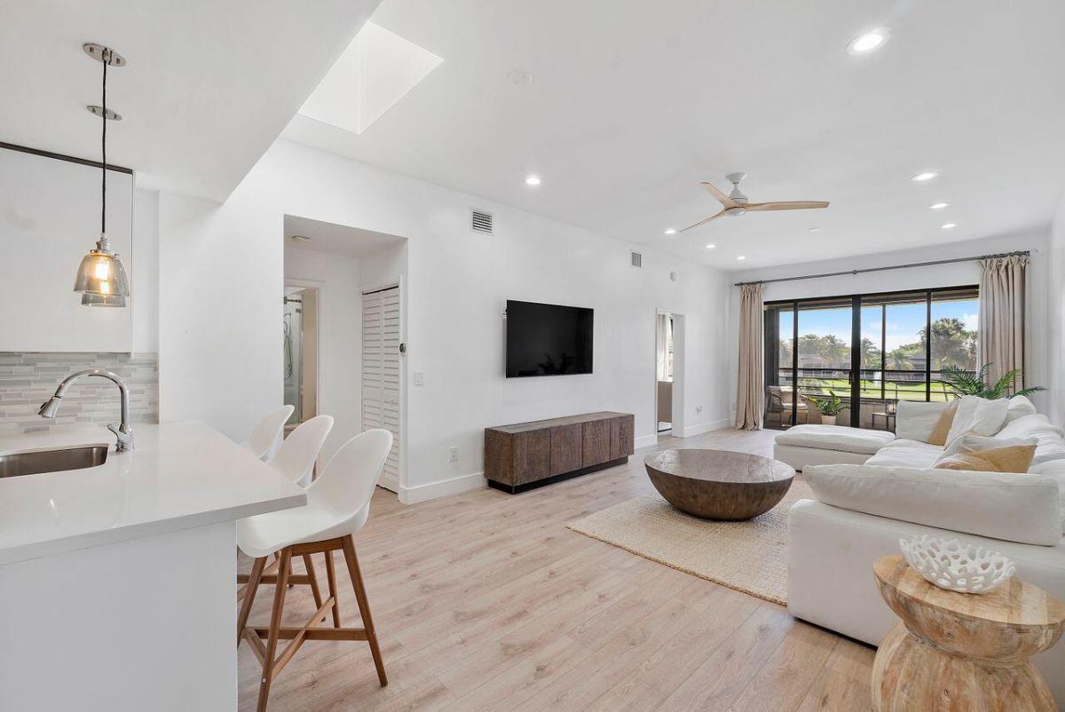 MLS #R11152861 image #0