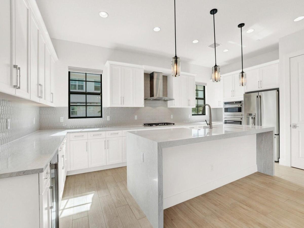 MLS #R11153169 image #0