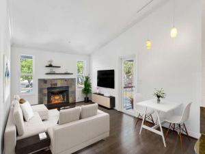 MLS #R11153217 image #0