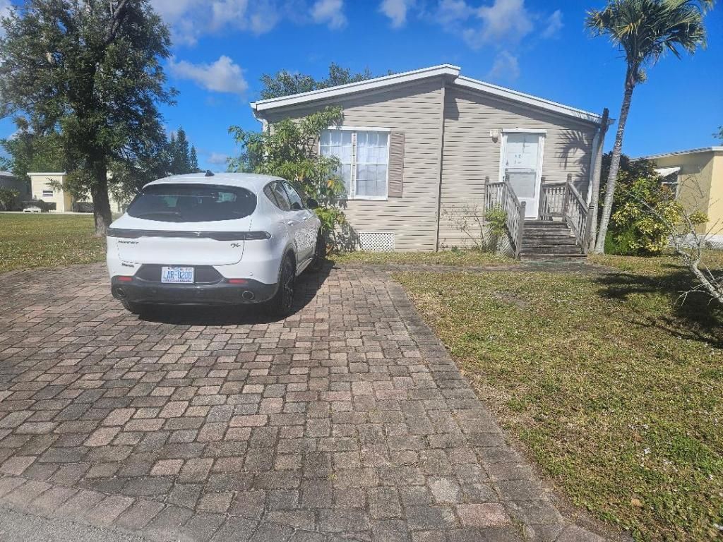 MLS #R11153291 image #0