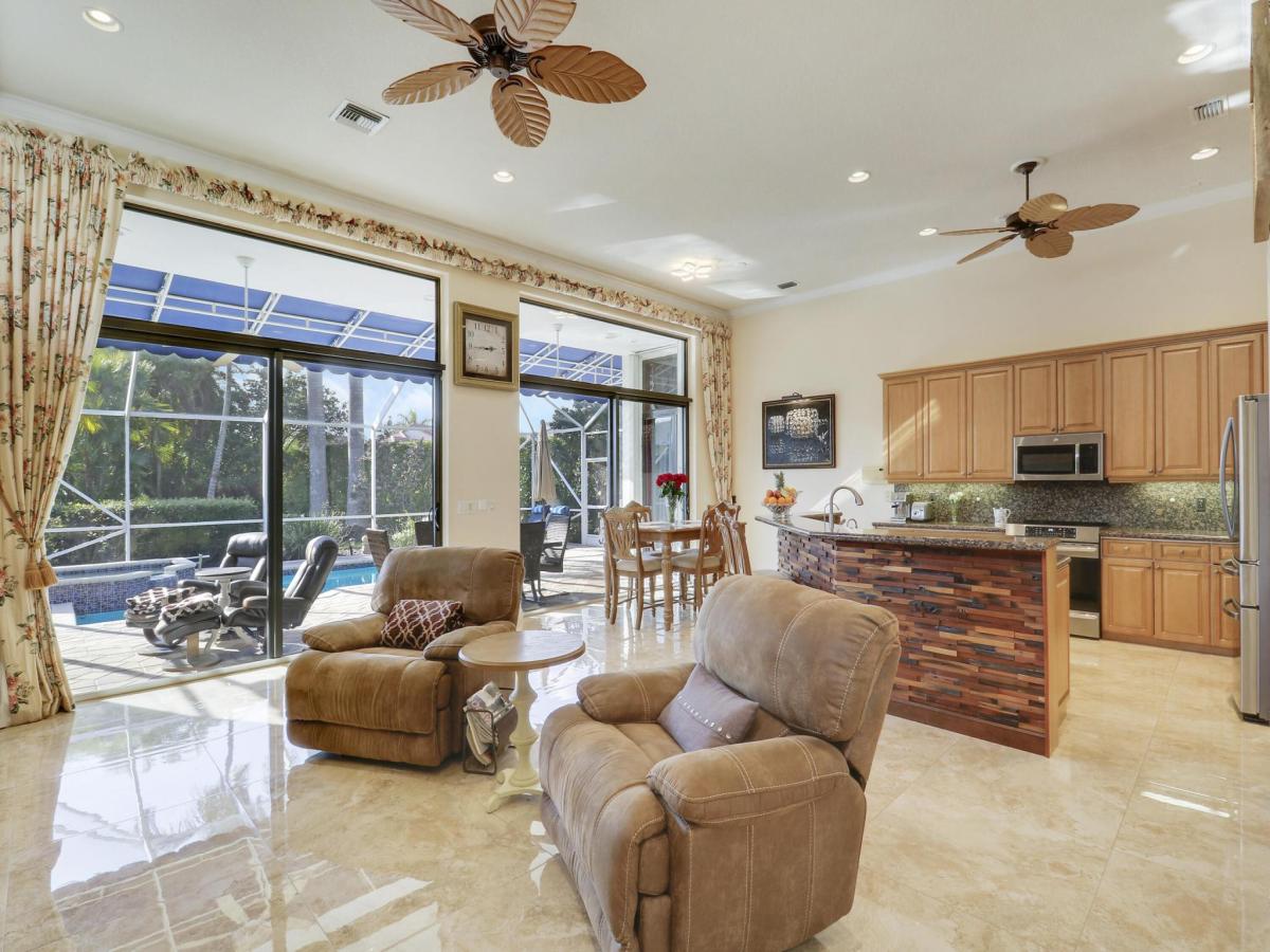 MLS #R11153477 image #0