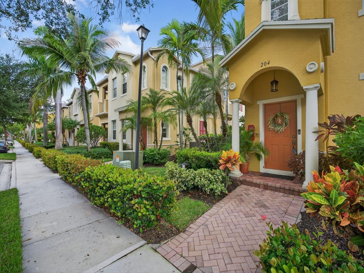 MLS #R11153611 image #0