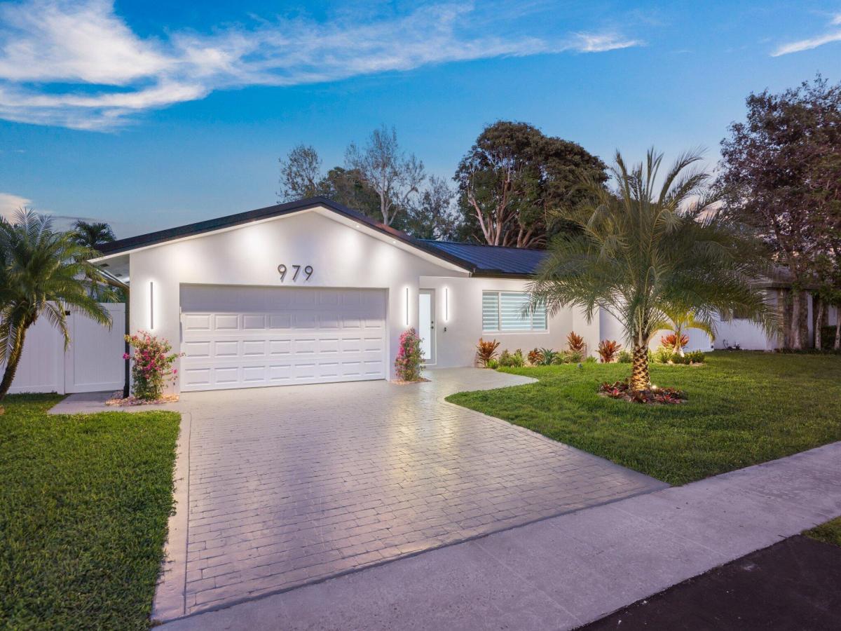 MLS #R11153815 image #0