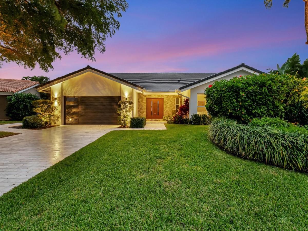 MLS #R11153978 image #0