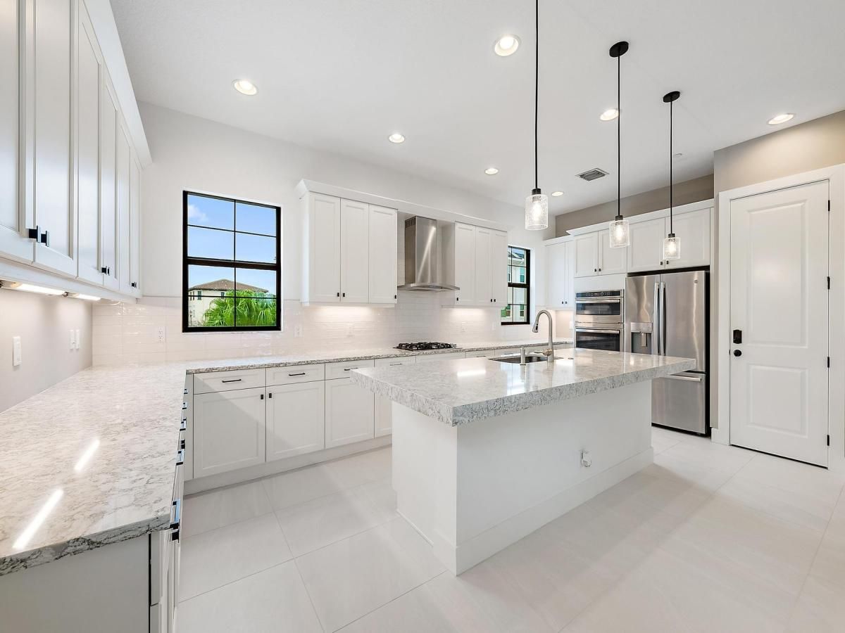 MLS #R11154124 image #0