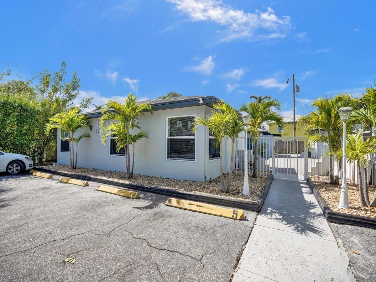 MLS #R11154321 image #0