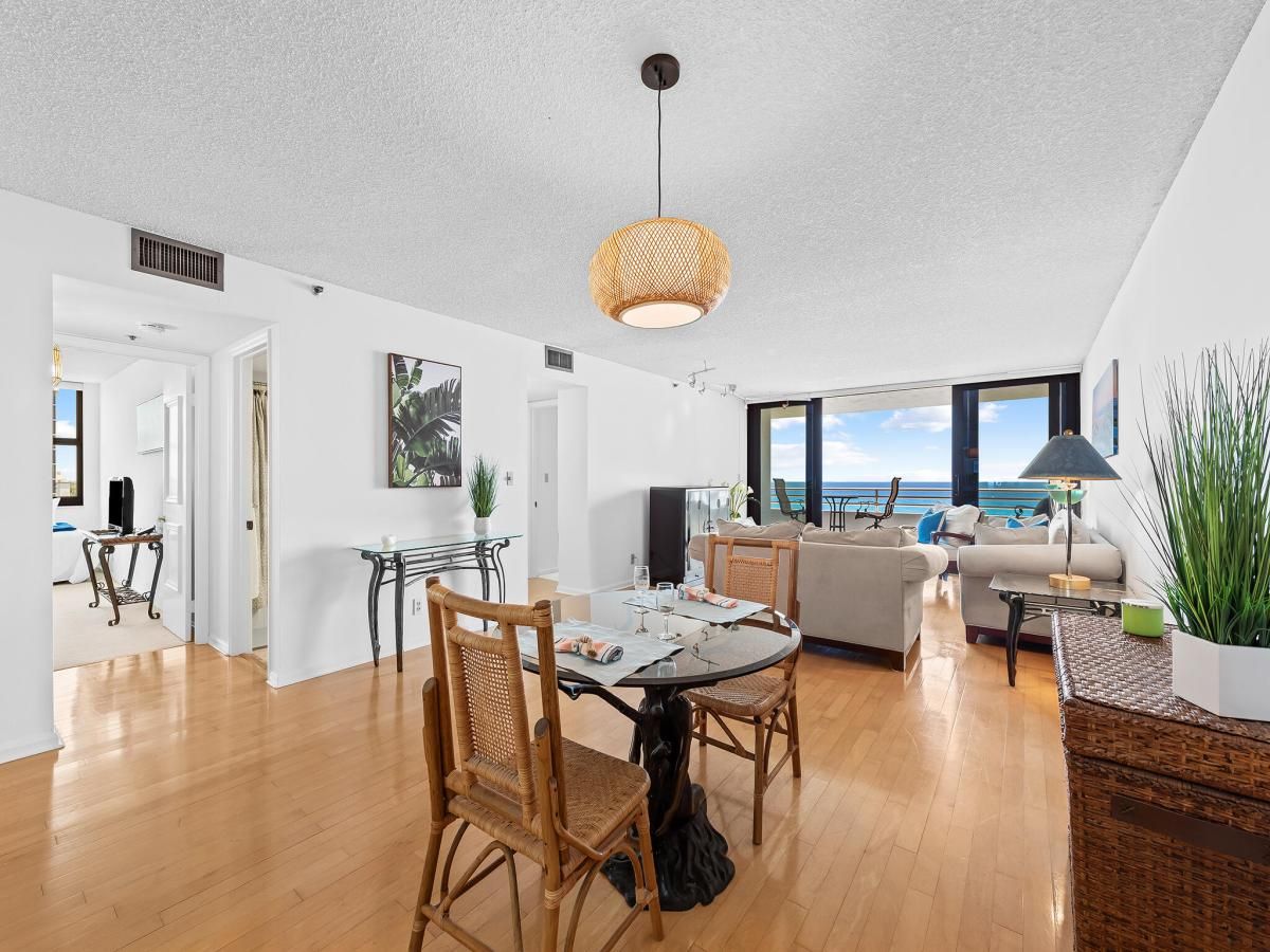 MLS #R11154977 image #0