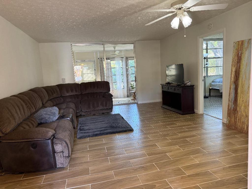 MLS #R11155307 image #0