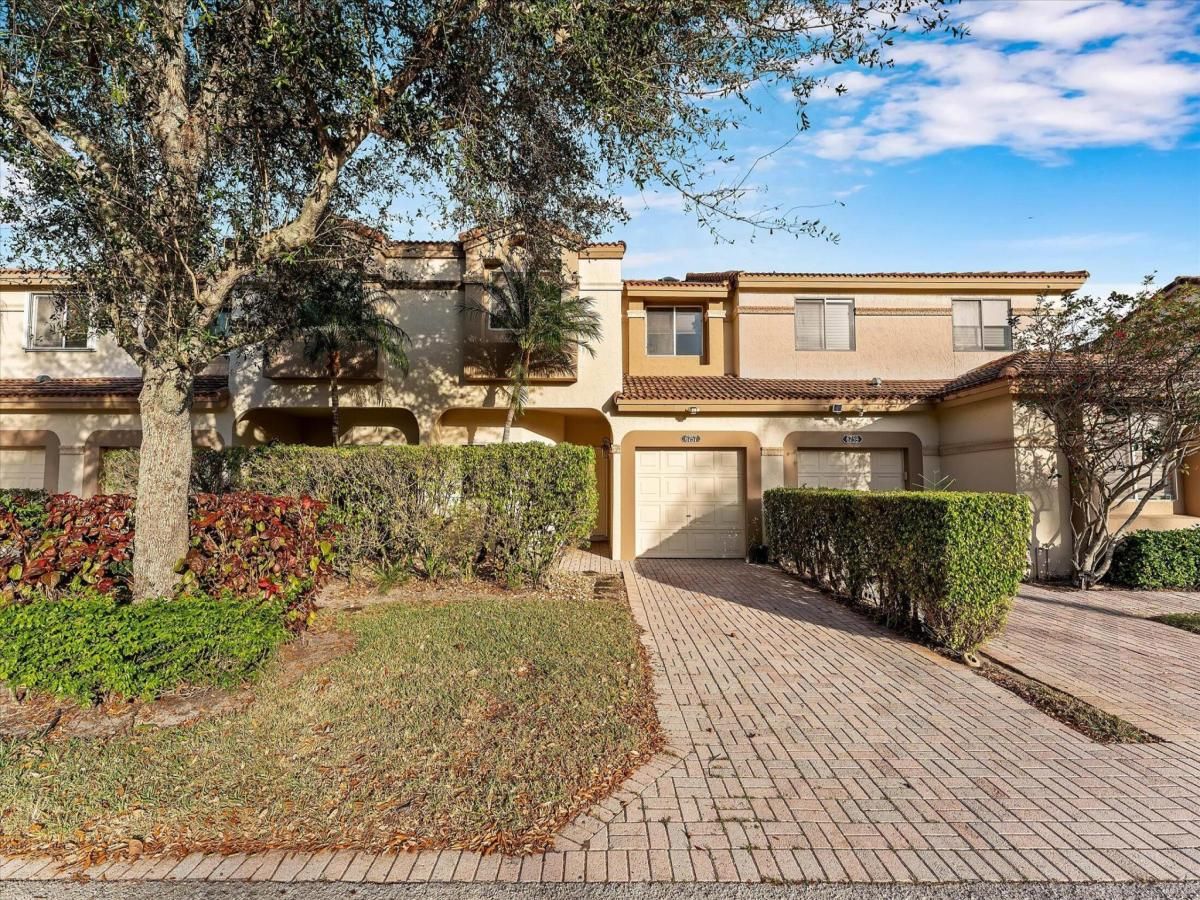 MLS #R11155681 image #0