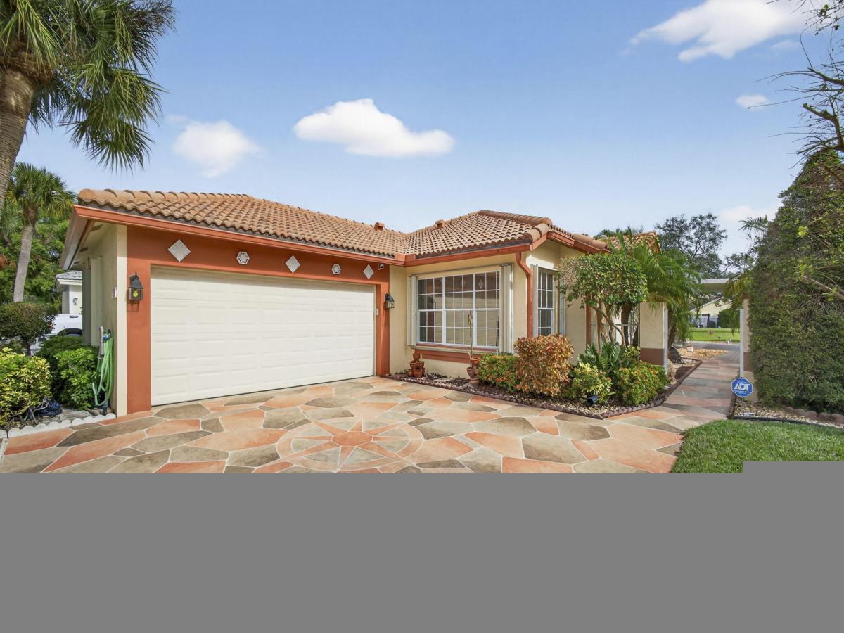 MLS #R11155801 image #0