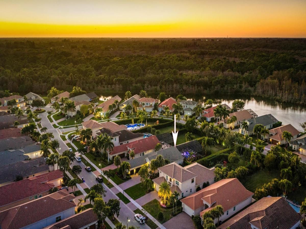 MLS #R11155803 image #0