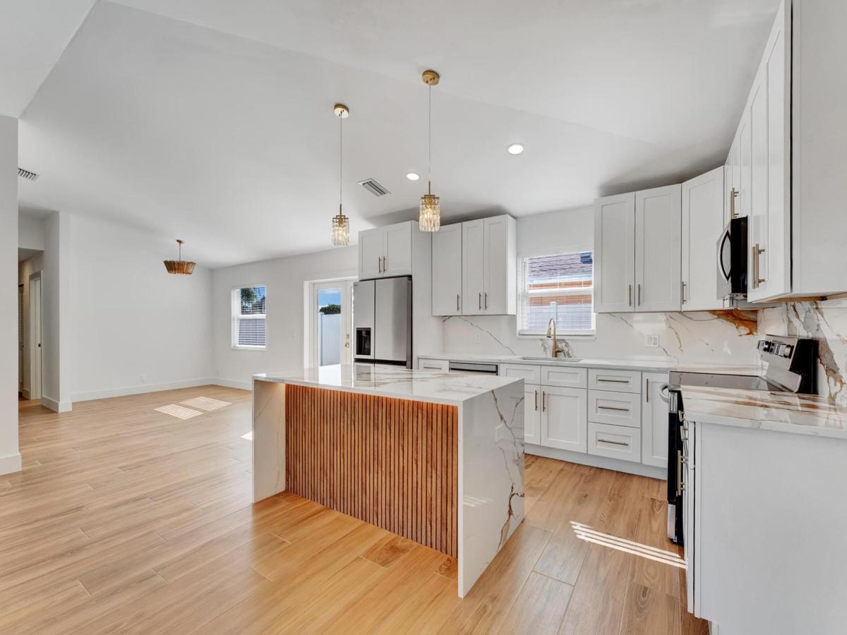 MLS #R11156119 image #0