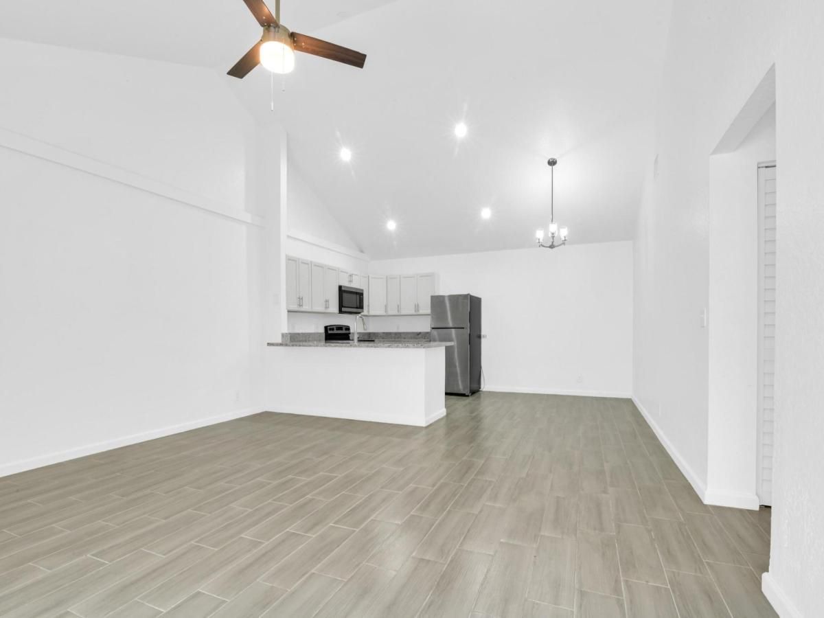 MLS #R11156449 image #0