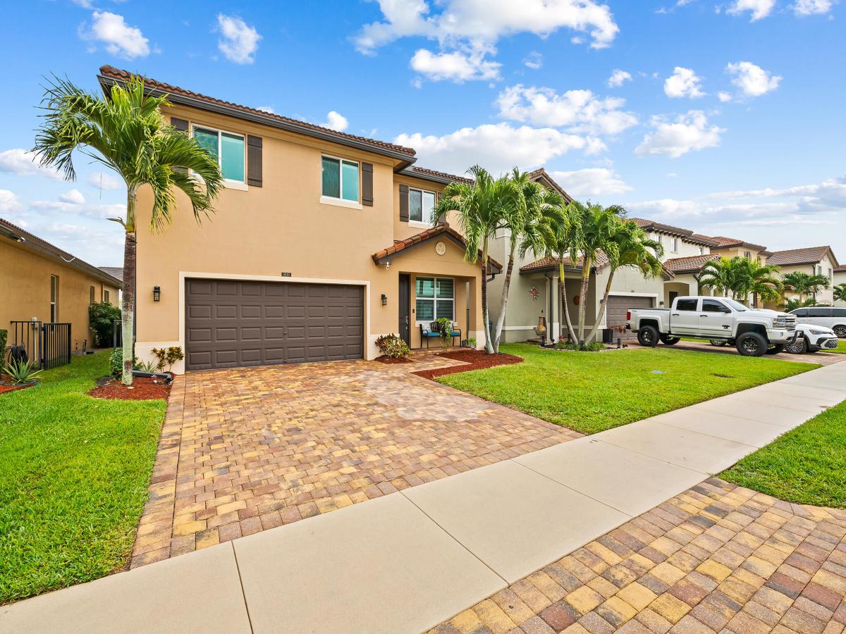 MLS #R11160137 image #0