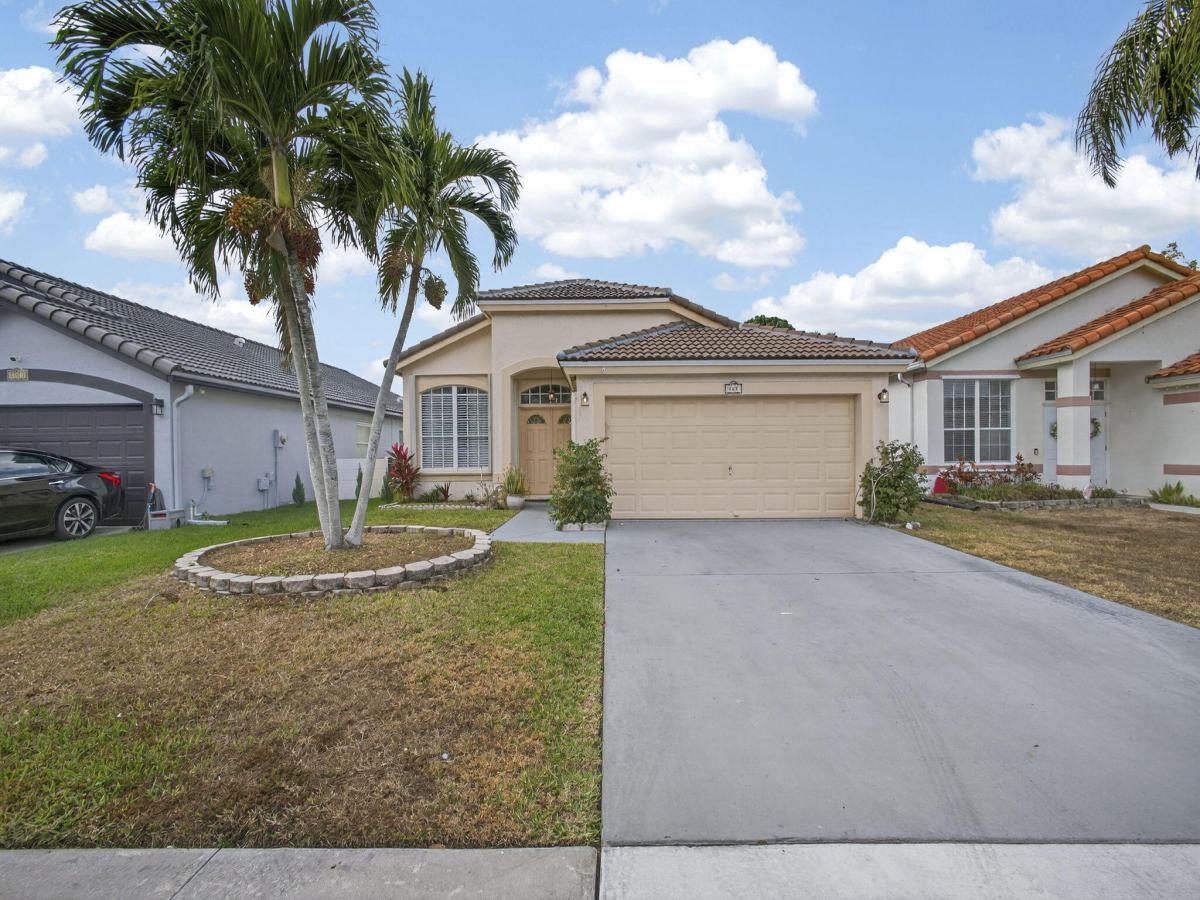 MLS #R11160531 image #0