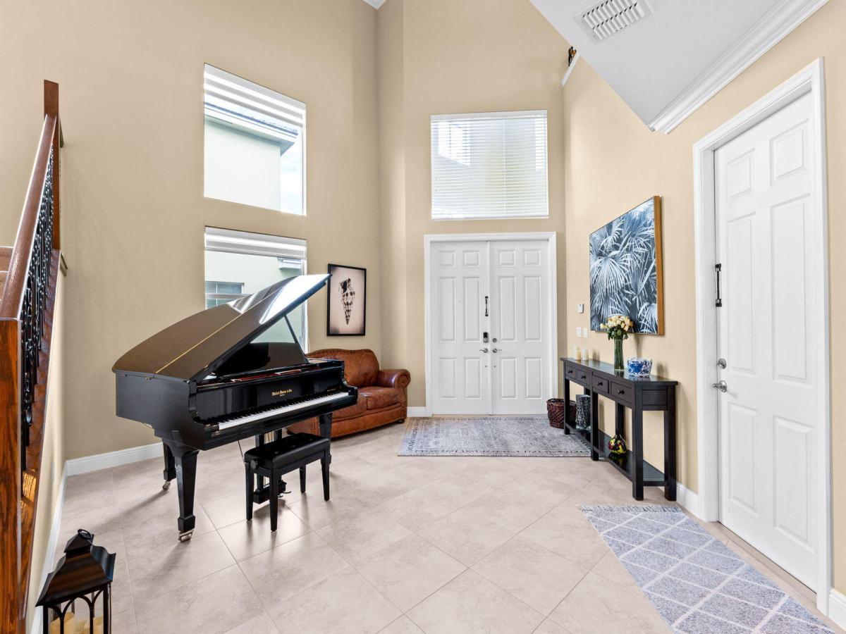MLS #R11161229 image #0