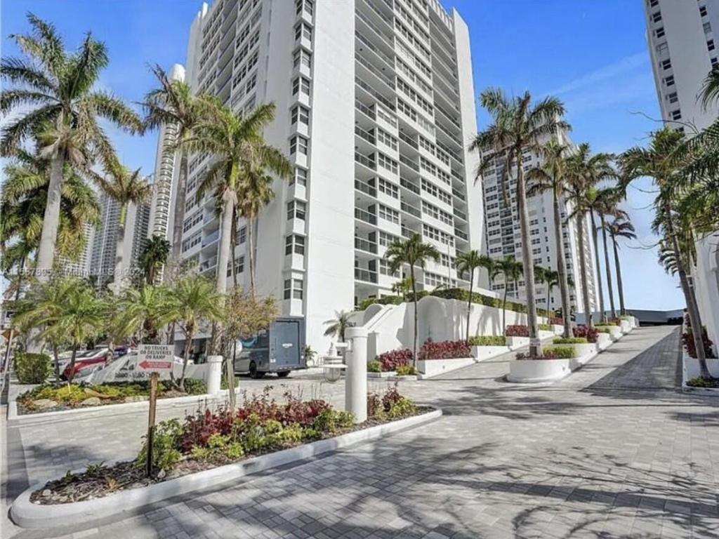 MLS #R11163028 image #0