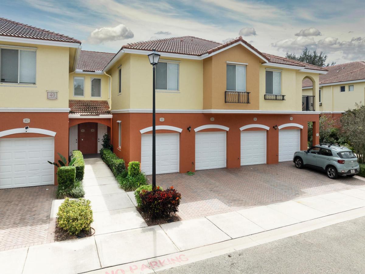 MLS #R11165300 image #0