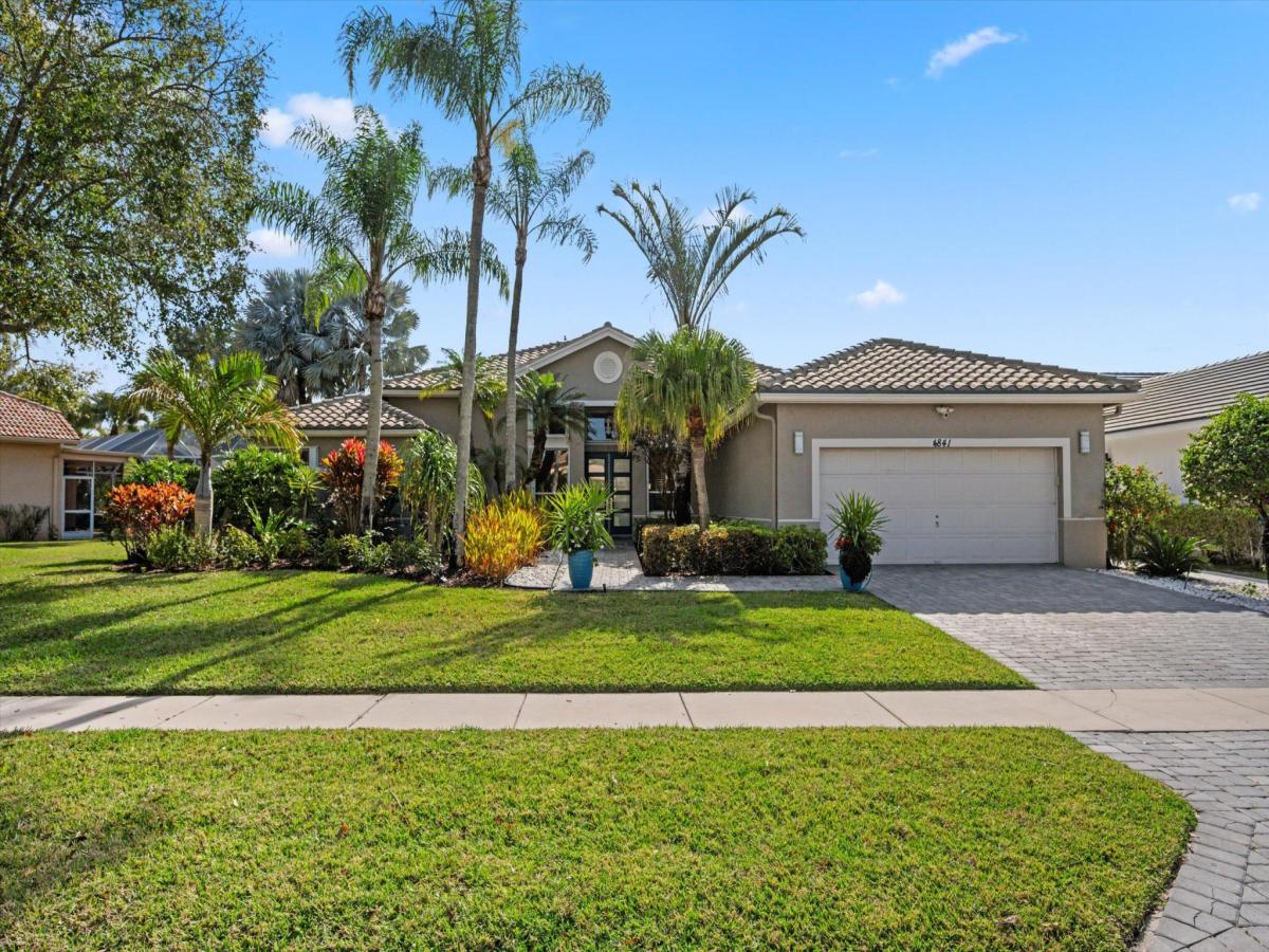 MLS #R11165397 image #0