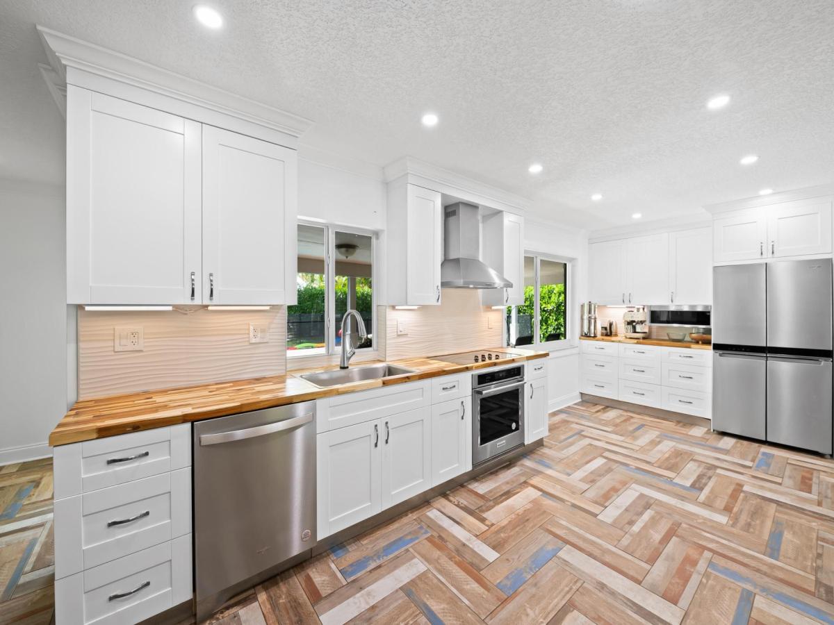 MLS #R11165967 image #0