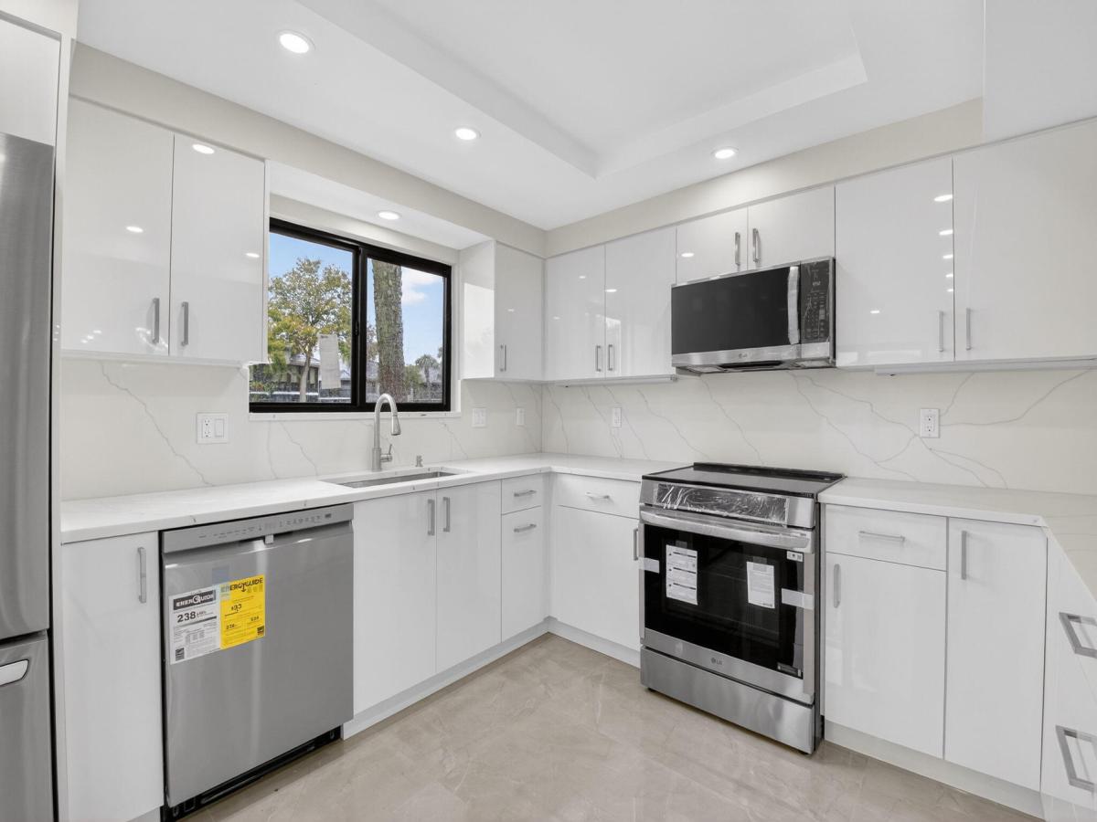 MLS #R11167686 image #0