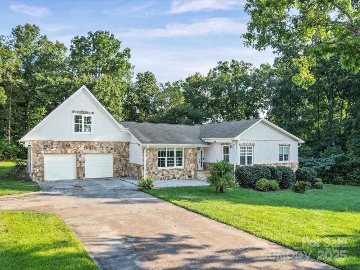 MLS #CAR4239096 image #0