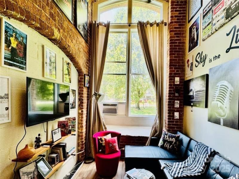 MLS #CAR4247526 image #0