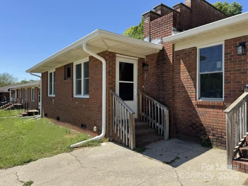 MLS #CAR4249019 image #0