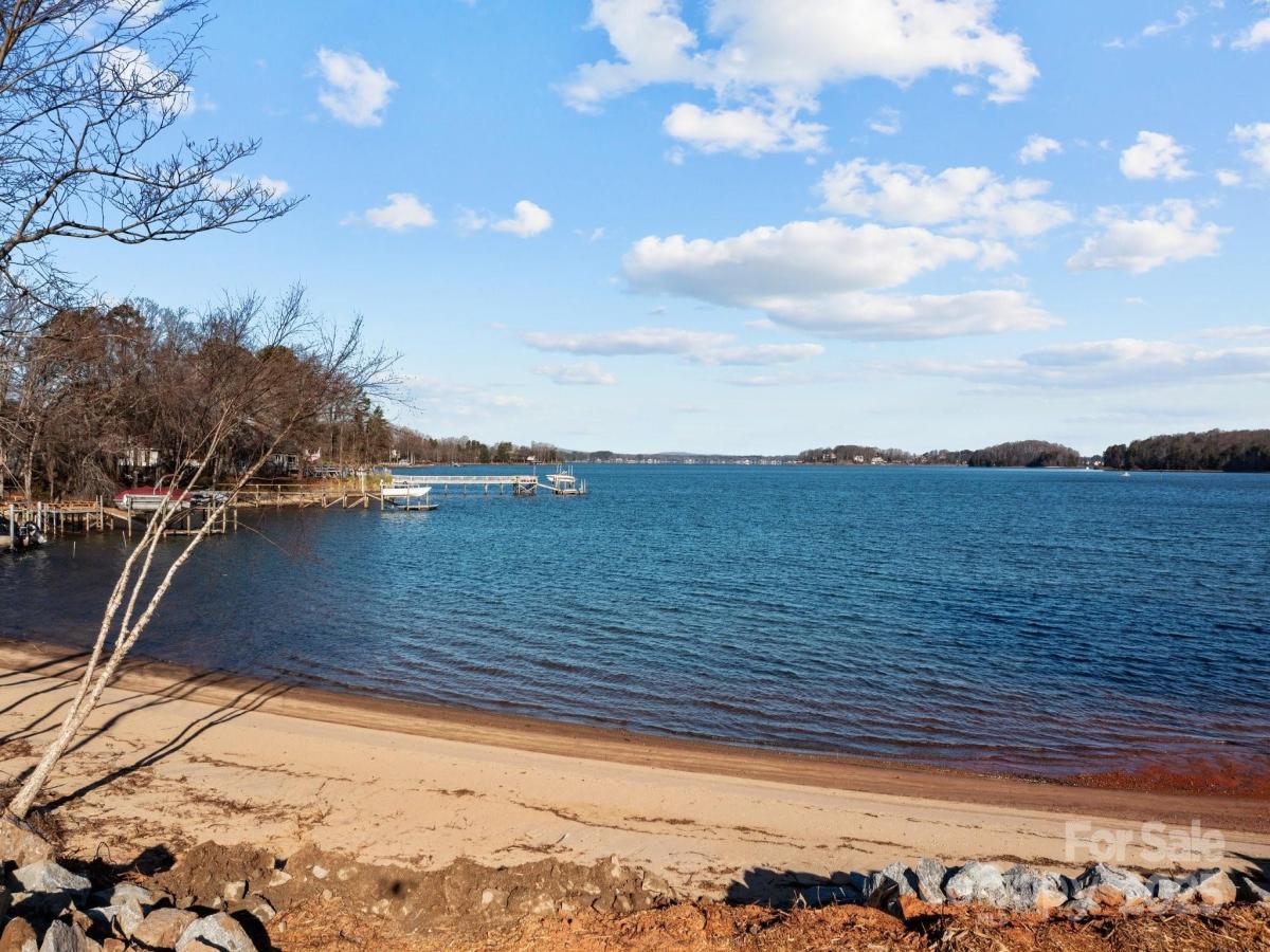 MLS #CAR4254401 image #0