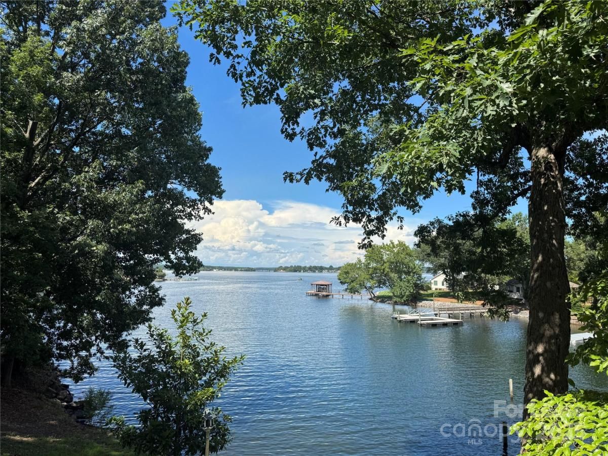 MLS #CAR4268208 image #0