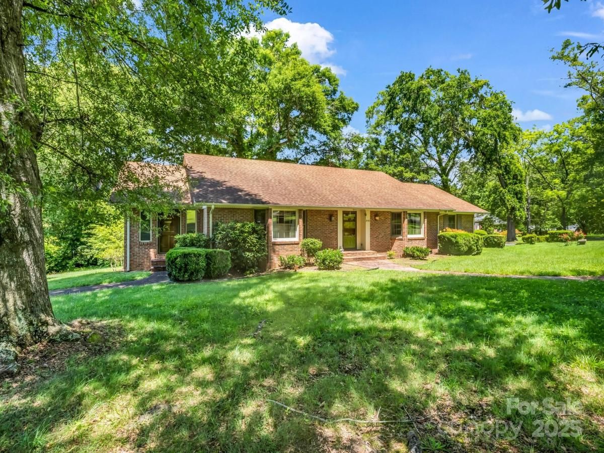 MLS #CAR4271020 image #0