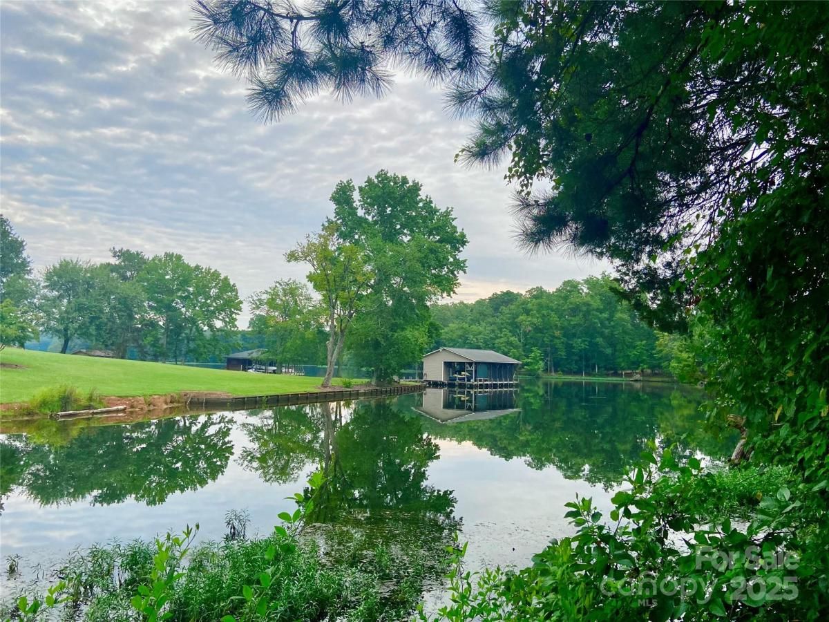 MLS #CAR4273032 image #0