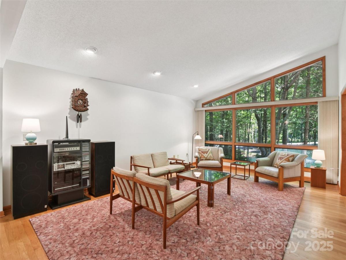 MLS #CAR4274018 image #0