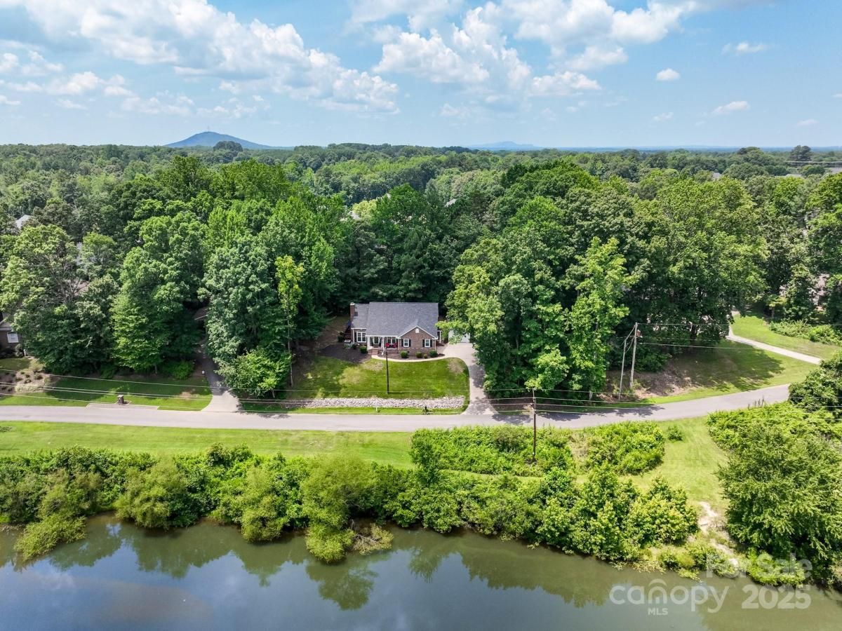 MLS #CAR4275796 image #0