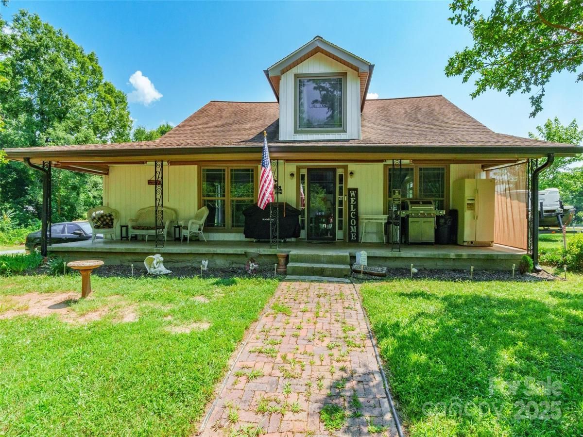 MLS #CAR4276352 image #0