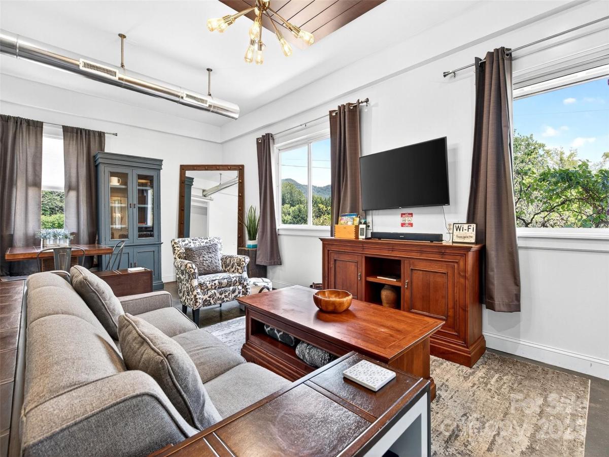 MLS #CAR4276600 image #0