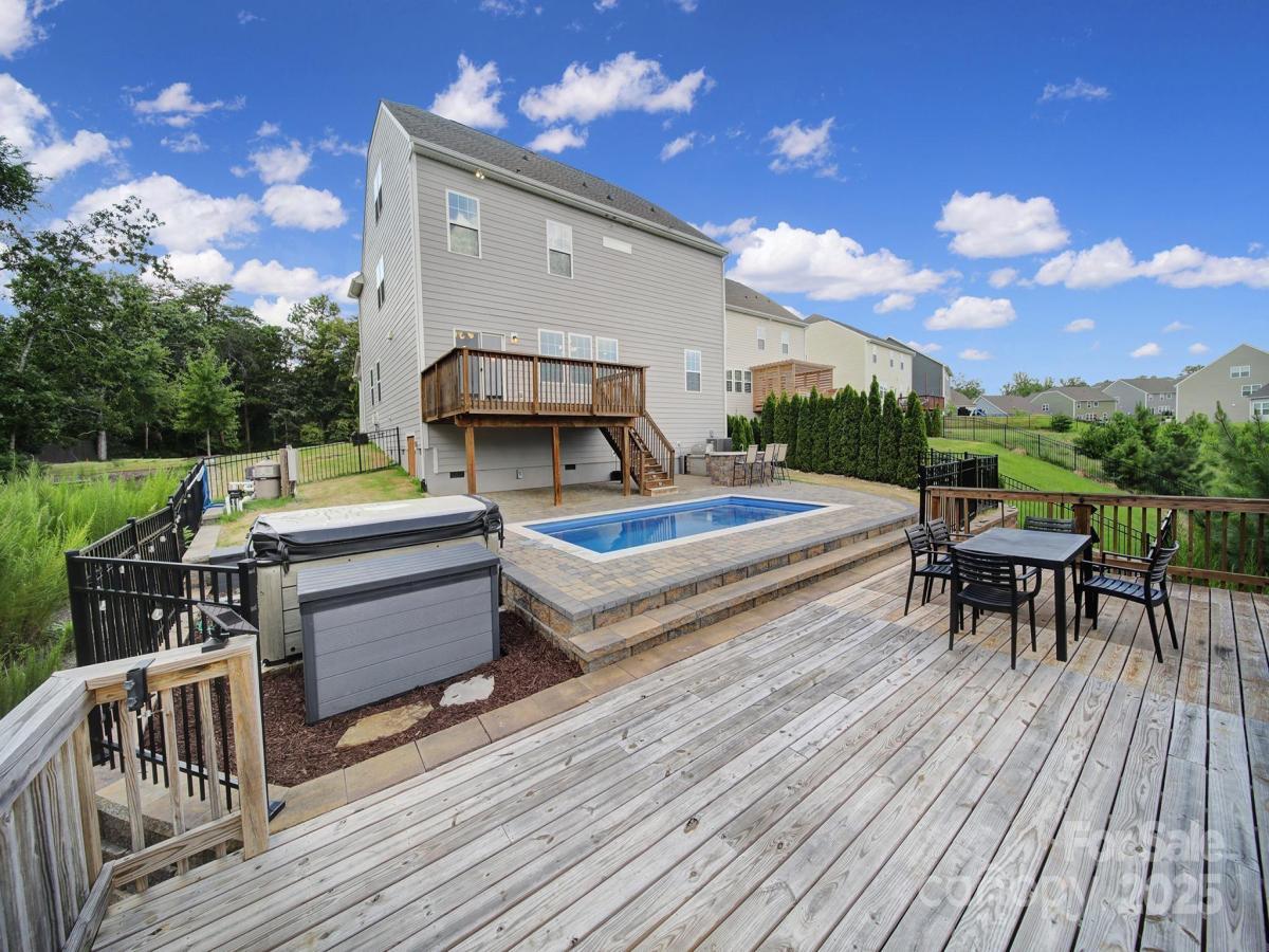 MLS #CAR4285511 image #0