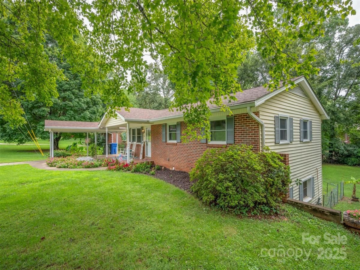 MLS #CAR4289696 image #0