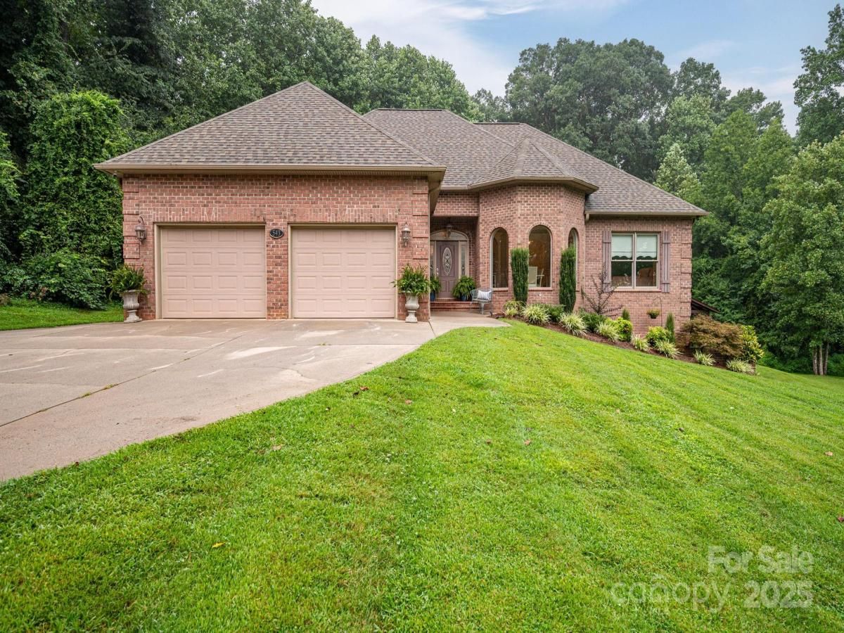 MLS #CAR4290350 image #0